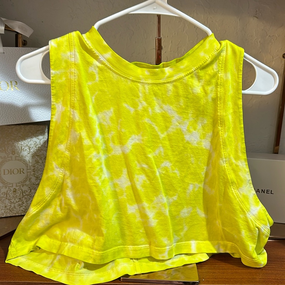 LULULEMON TANK